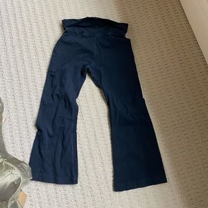 Black Hard Tail Capris